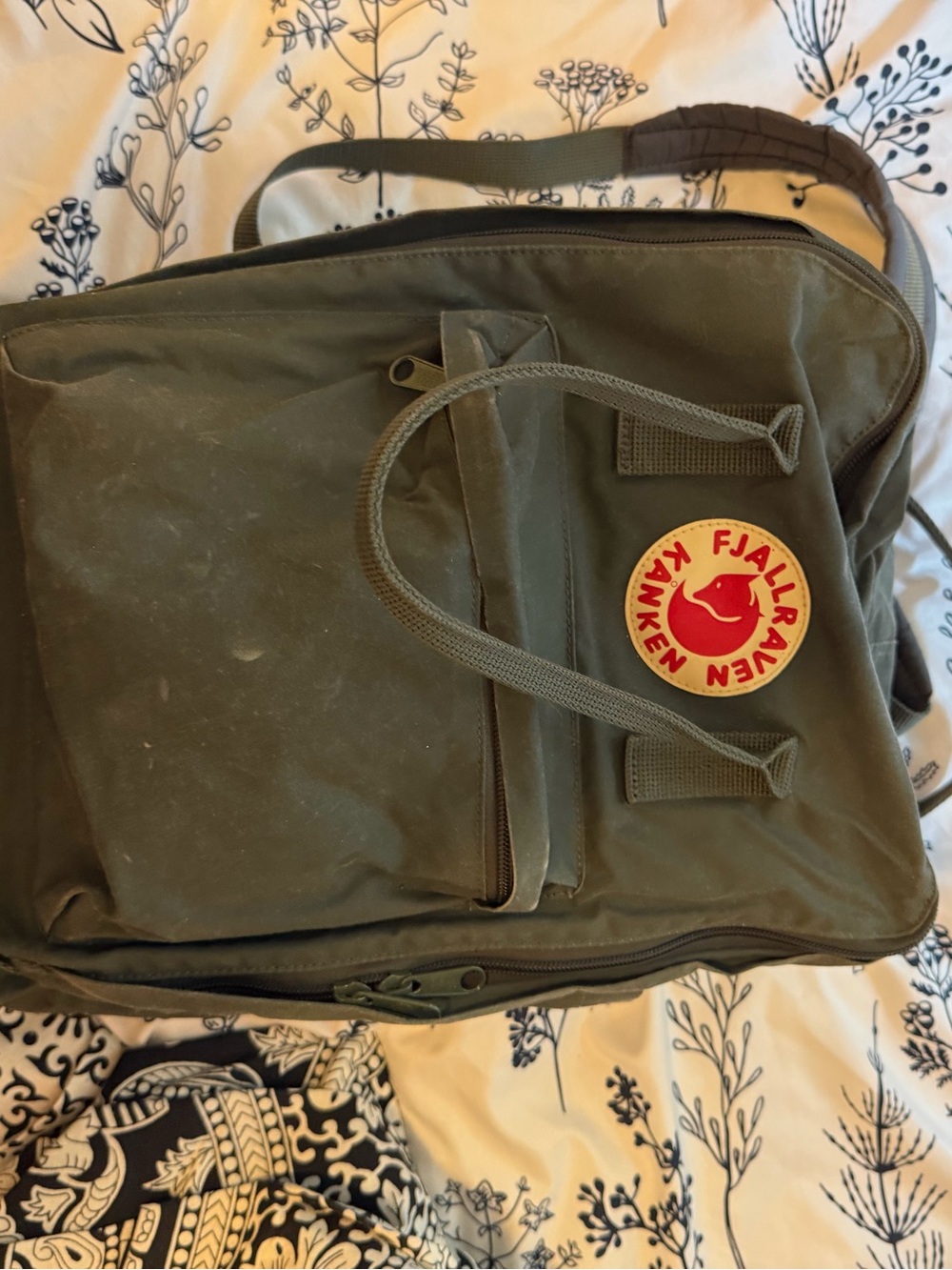 Kånken Classic Backpack - Olive Green